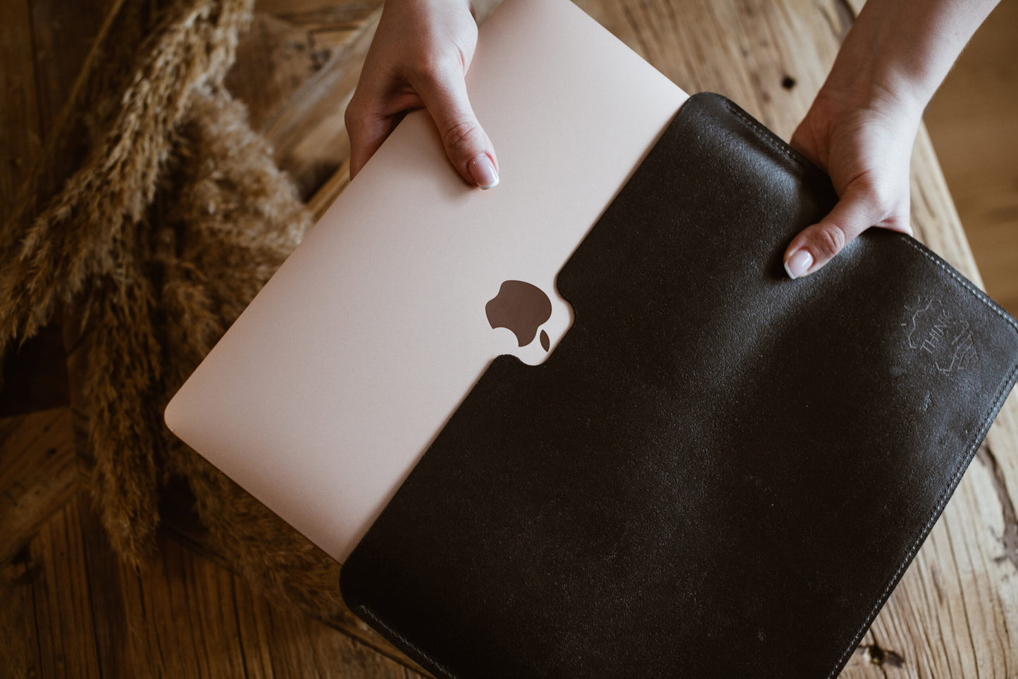 Leather Case for MacBook 16" Pro - Black-0