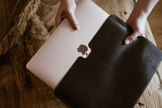 Leather Case for MacBook 16" Pro - Black-0